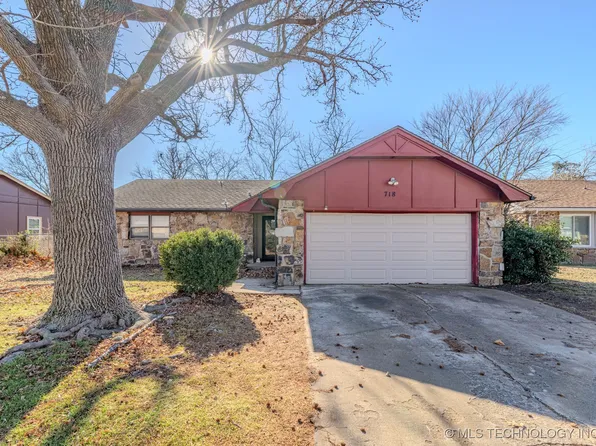 718 E Beaver St, Jenks, OK 74037