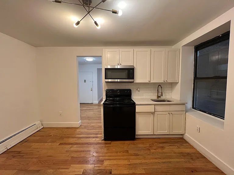 79 Bergen Ave #1E — Photo 2