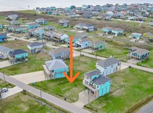 983 Tidelands Dr, Crystal Beach, TX 77650