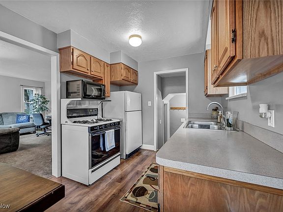 5th image of 5020 E 117th St
