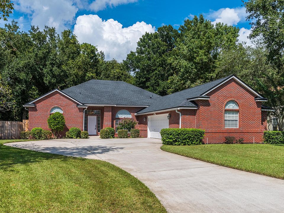 1st image of 225 Elmwood Dr