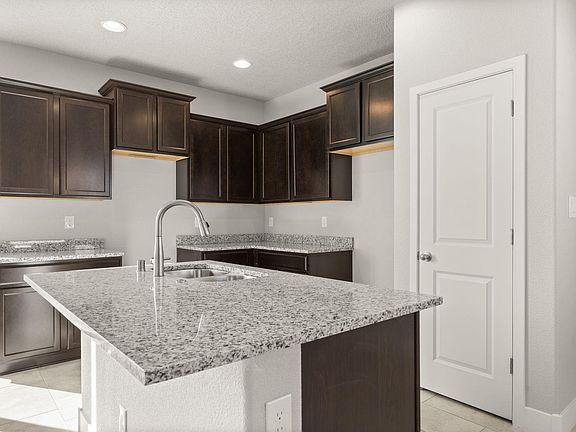 5th image of 1882 Sunrise Ln SE