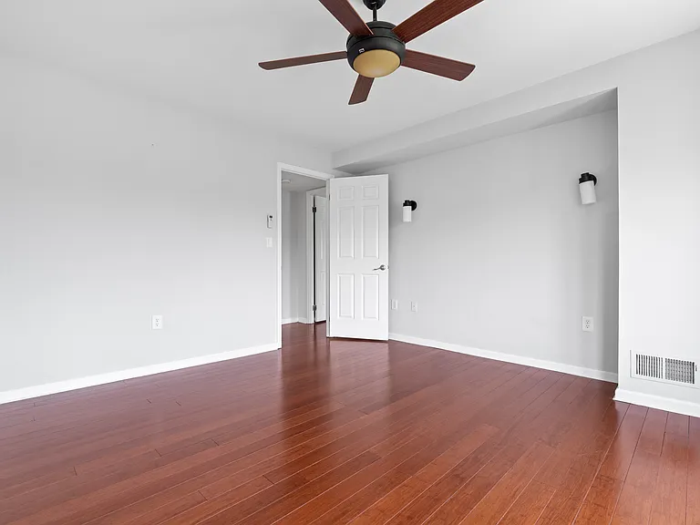 518 Ellery Ct #518 — Photo 15
