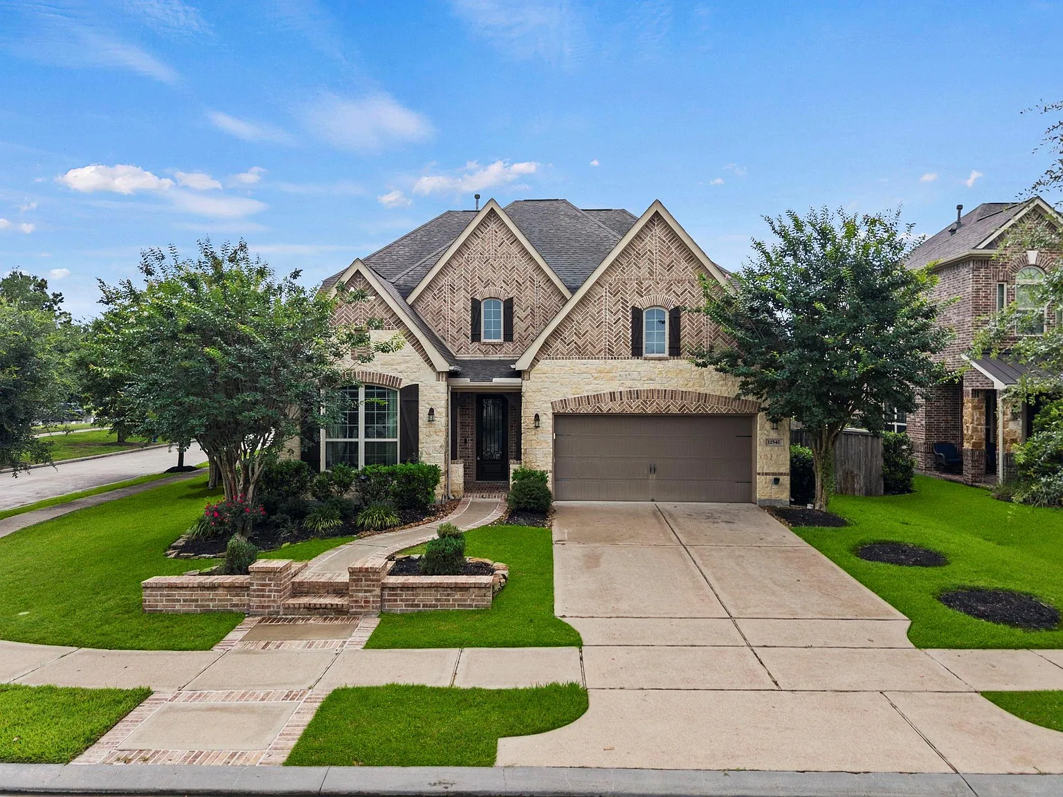 4 bed, 3.5 bath, 3145 sqft, $3,500 — Photo 1