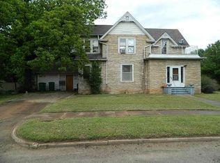 129 E Kansas St, Walters, OK 73572