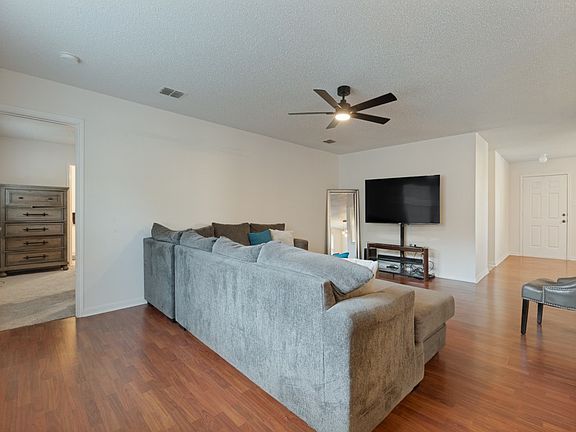 2nd image of 2043 Cap Rock Ln