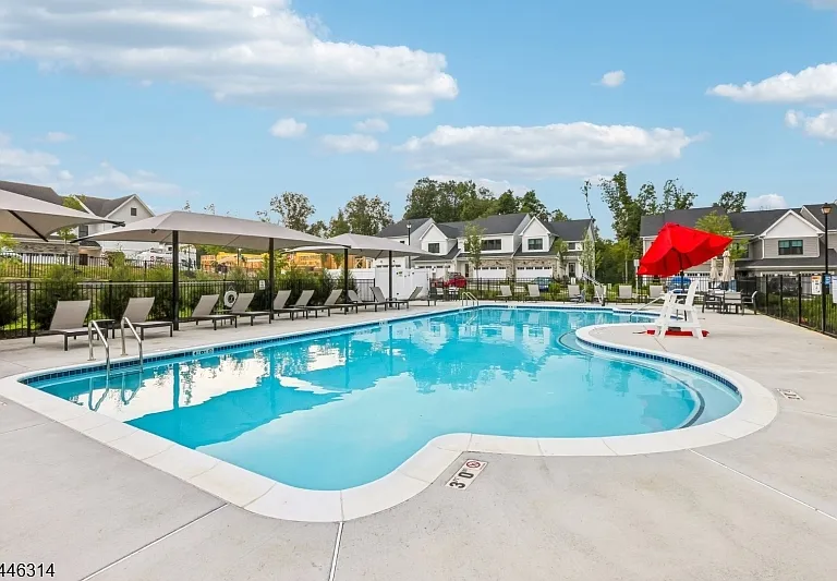 22 Flower Horn Blvd — Photo 47