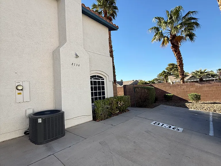8136 Autumn Star Ave — Photo 4