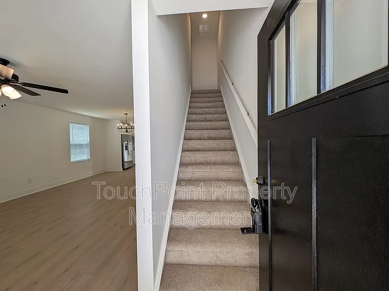 1413 Arden Ave — Photo 2
