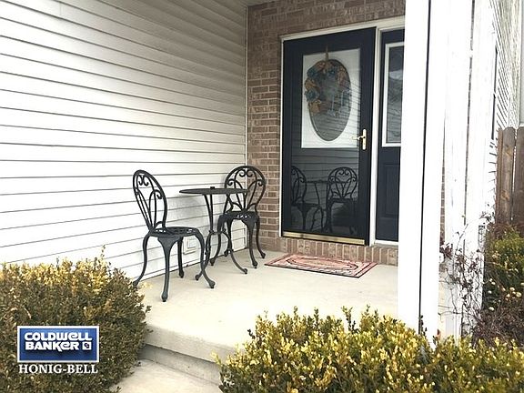 3rd image of 2714 Deer Ct #1