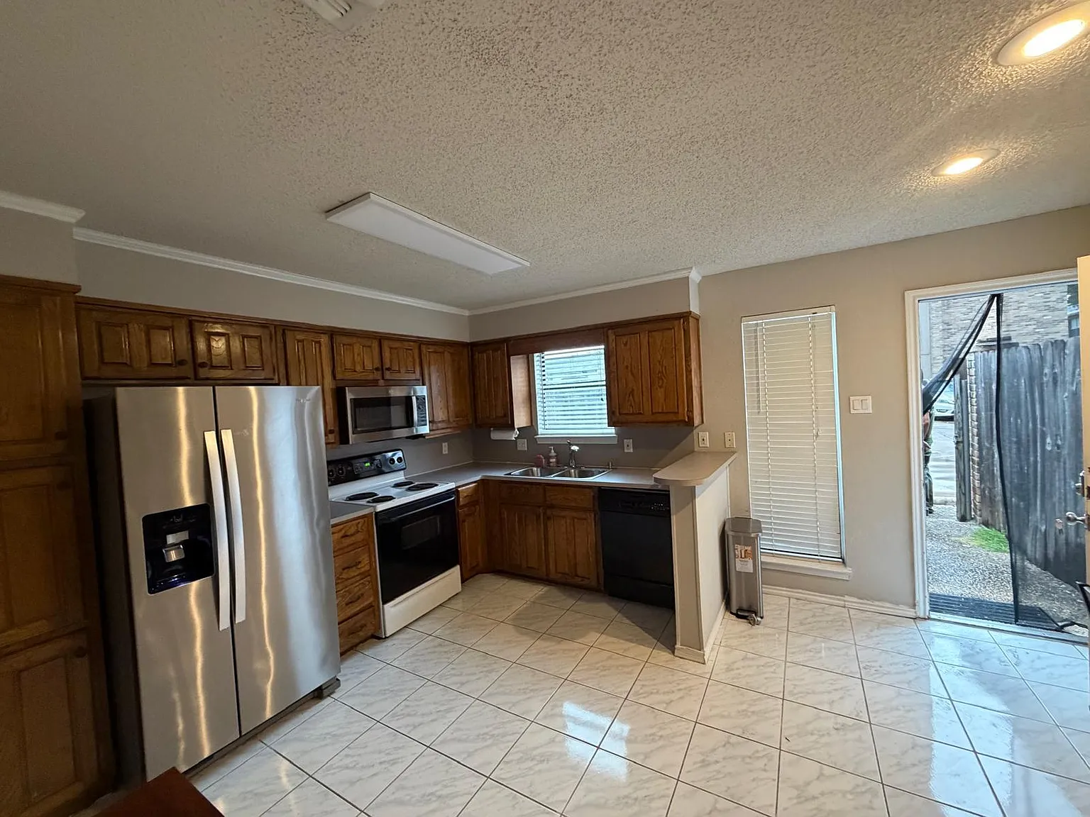 2 bed, 1164 sqft, $1,399 — Photo 4