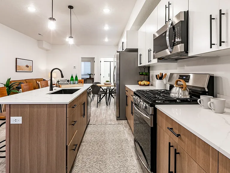 Central Heights Townhomes — Photo 65