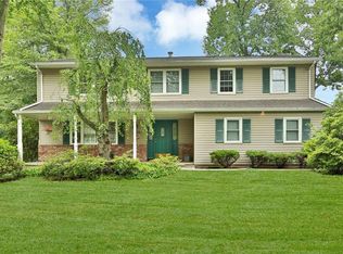 87 Eagle Ln, Tappan, NY 10983