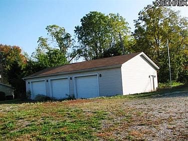 3rd image of 7105 Hidden Valley Dr