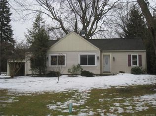 1096 Escarpment Dr, Lewiston, NY 14092