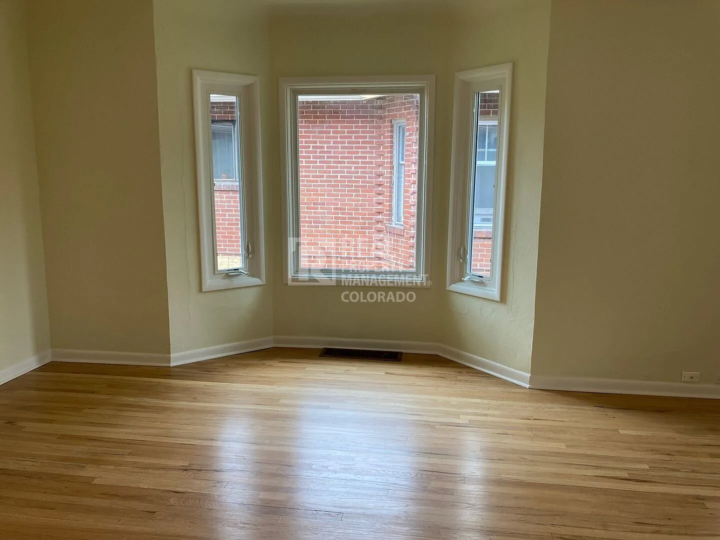 Beautiful 2-Bedroom, 2-Bath Duplex in Central Denver Near Cherry Creek & Wash Park — Photo 4