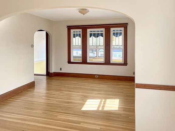 4th image of 11 Hughes St #2