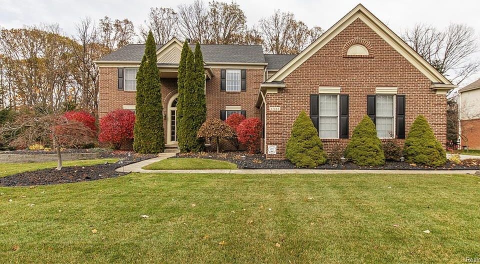 1st image of 47444 Torrington Dr N