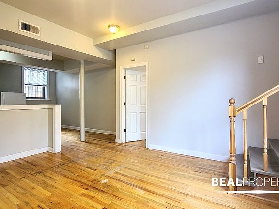 4th image of 1103 W Wellington Ave #1103