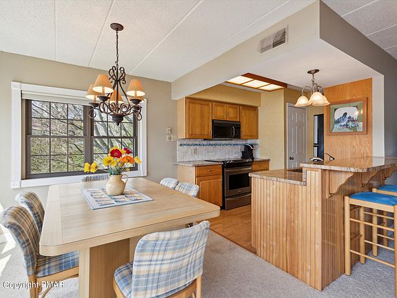 5th image of 63 Midlake Dr #202