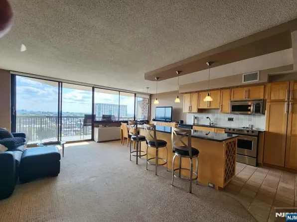770 Anderson Ave APT 14P, Cliffside Park, NJ 07010