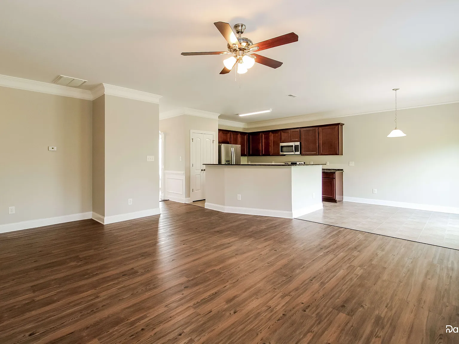 4 bed, 3.0 bath, 2696 sqft, $2,095 — Photo 4