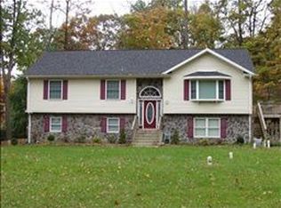 55 Old Coach Rd, Vernon, NJ 07462