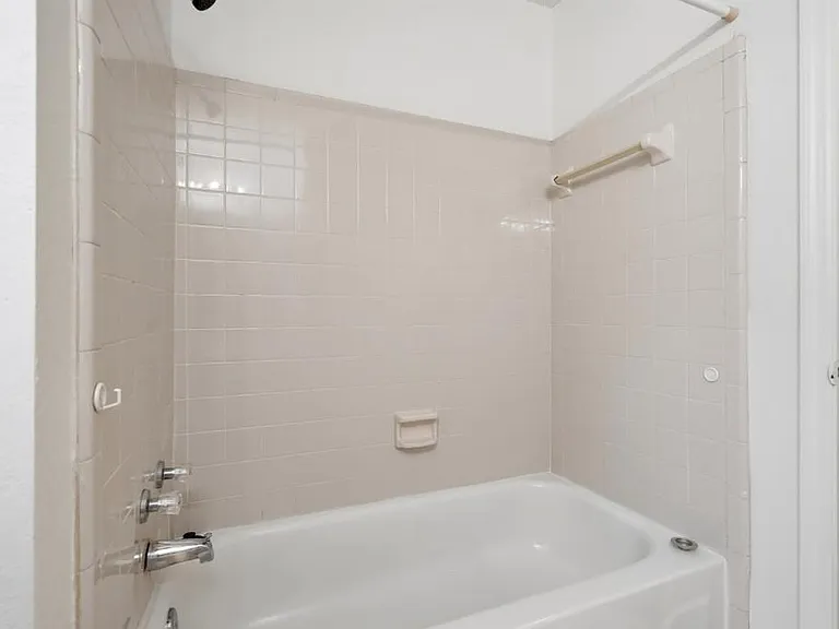 4061 Keheley Glen Dr NE — Photo 17
