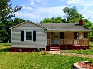 138 Crescent Dr, Forest City, NC 28043