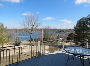 30 Parkwood Cir, Dahinda, IL 61428