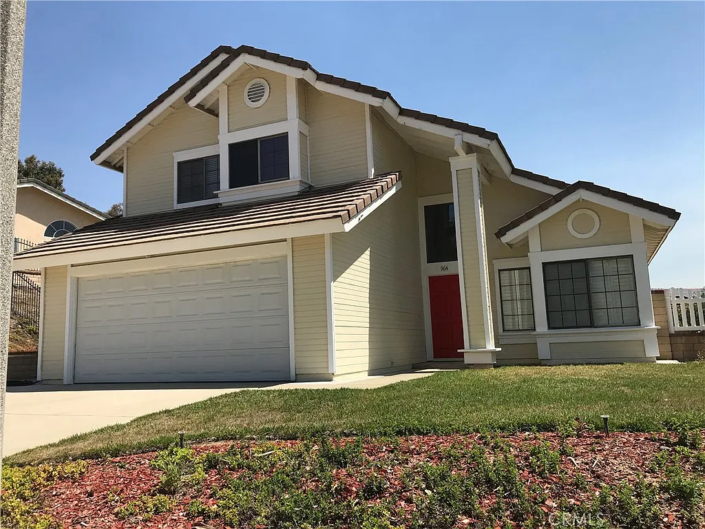 3 bed, 2.5 bath, 1745 sqft, $3,875 — Photo 1