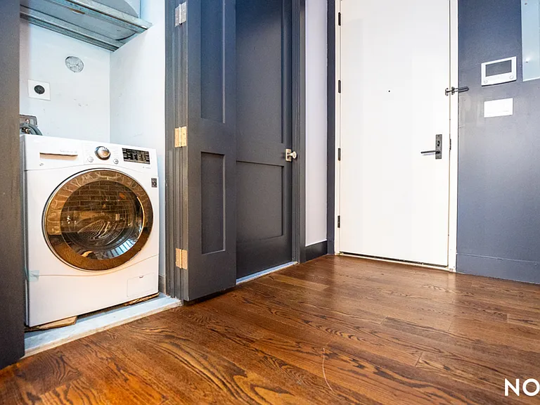 269 Meserole St #3B — Photo 10