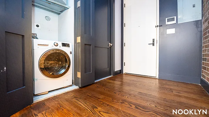 Rented by Nooklyn NYC LLC | media 21