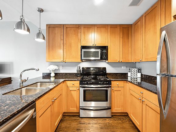 5th image of 437 W North Ave APT 405