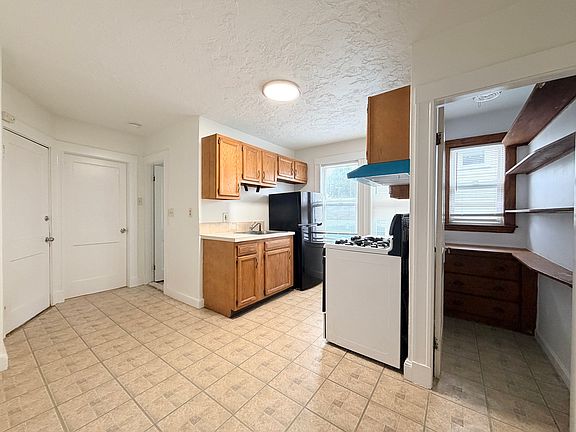 5th image of 8 Kent St #1-R