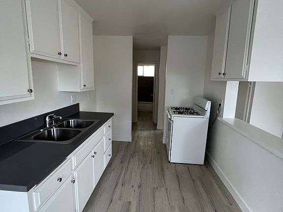 4th image of 222 1/2 S Orange Ave APT C