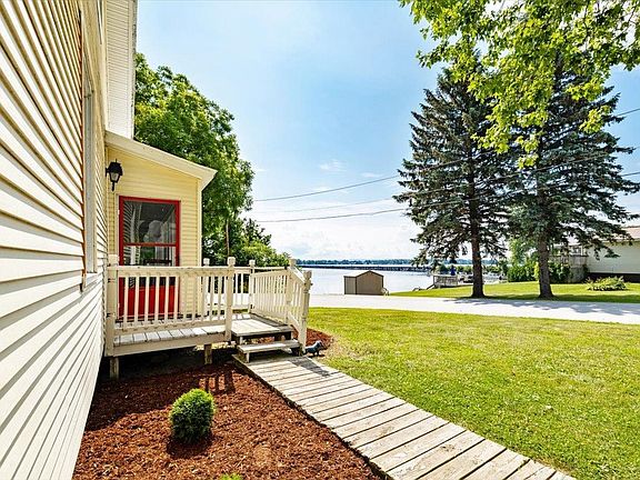 5th image of 321 East Alburgh Road