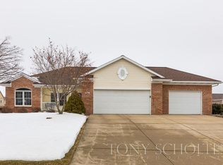 3125 Hunters Dr, Jenison, MI 49428