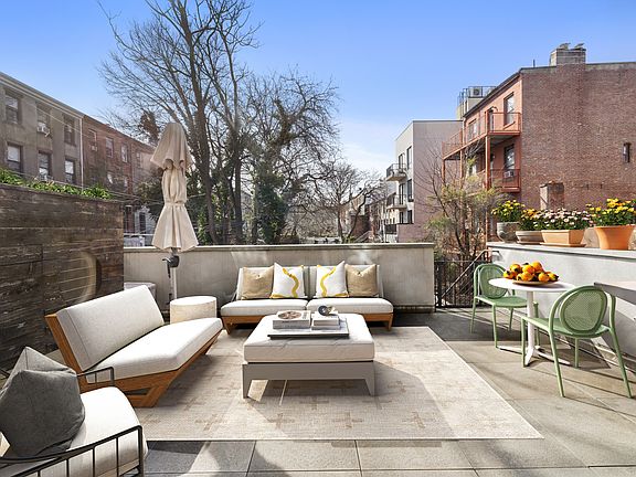 3rd image of 252 Stuyvesant Ave