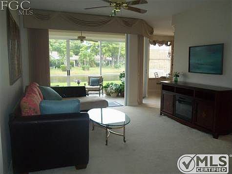 Great room overlooking lake.