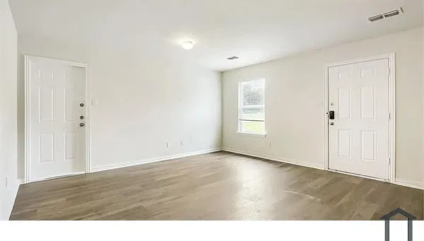 3 bed, 840 sqft, $1,500 — Photo 1
