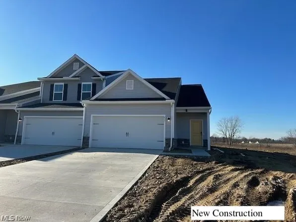 425 Honeycrisp Dr NE, Louisville, OH 44641