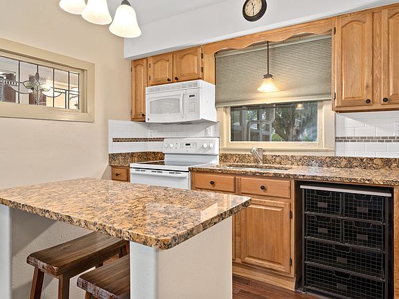 5th image of 210 Oglethorpe Pl #210