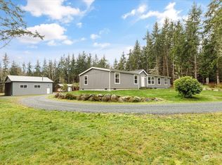 302 Rustic Ridge Ln, Coupeville, WA 98239