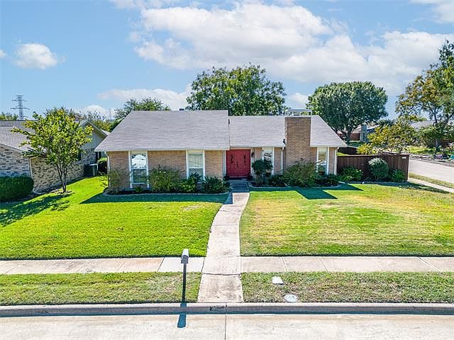 1st image of 812 Rushmore Ln
