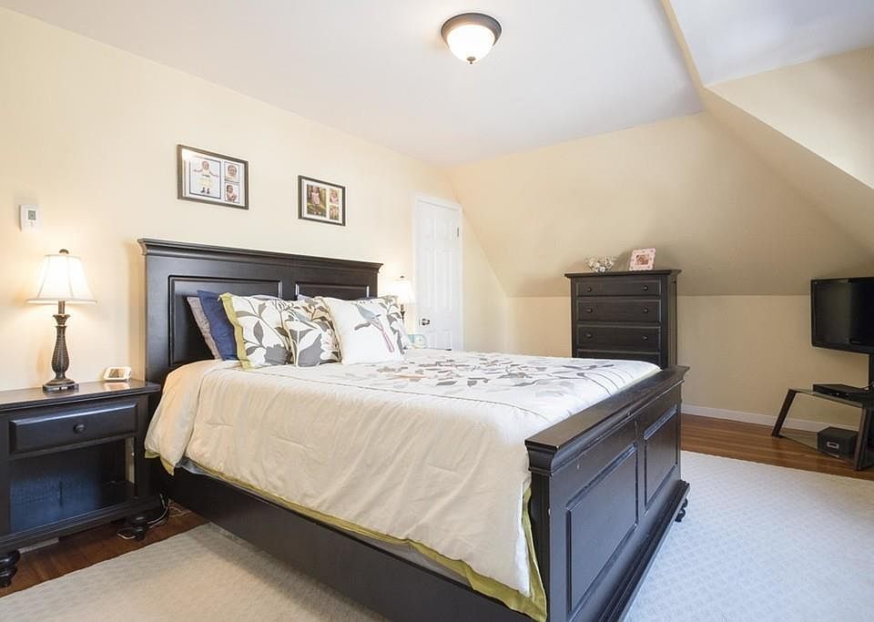 1st image of 29 Emmett Ave #29
