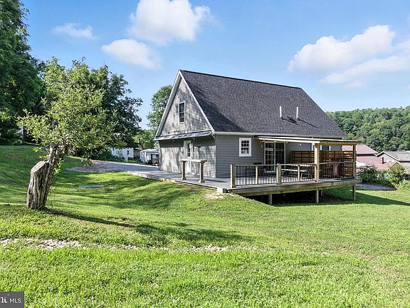 5th image of 61 Pry Ave