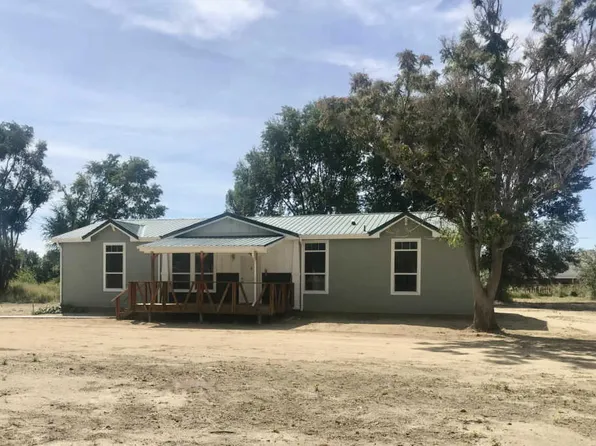 21 Road 3511, Flora Vista, NM 87415