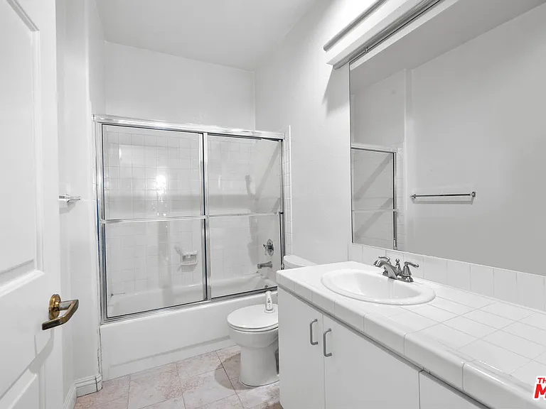 1200 S Corning St #201 — Photo 20