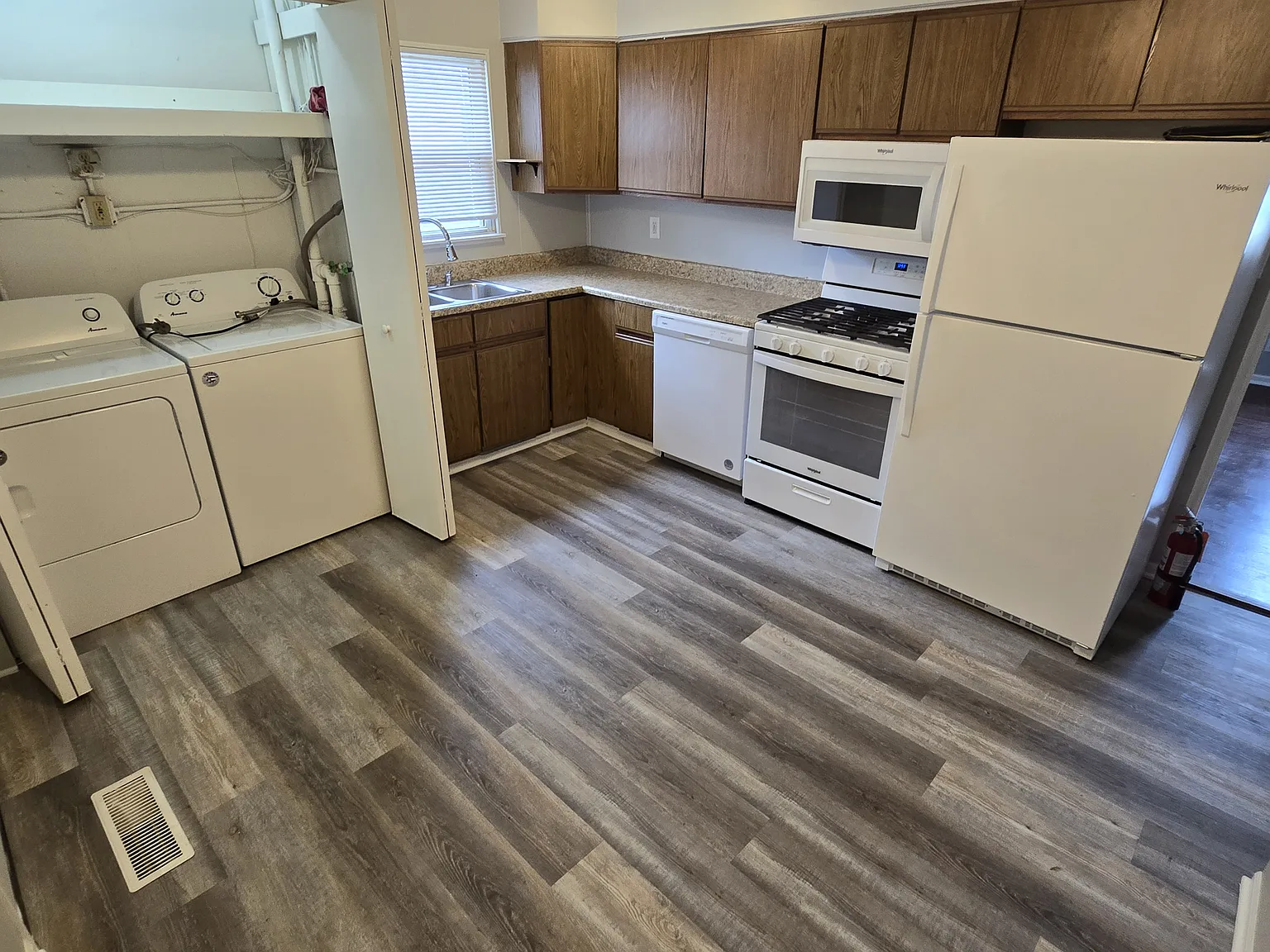 8211 Sycamore Avenue — Photo 4